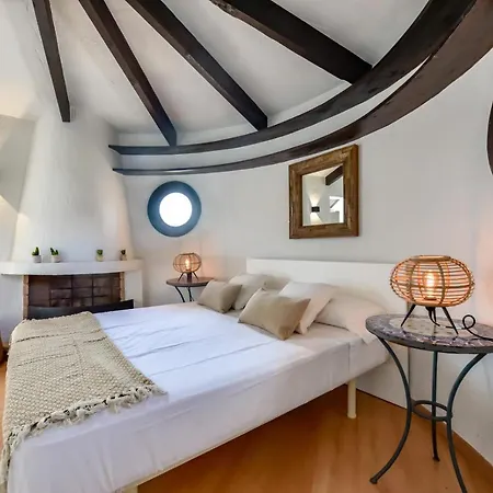 Villa Las Rocas - By Almarina Villas