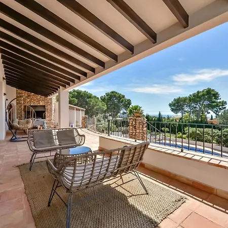 Villa Las Rocas - By Almarina Villas *